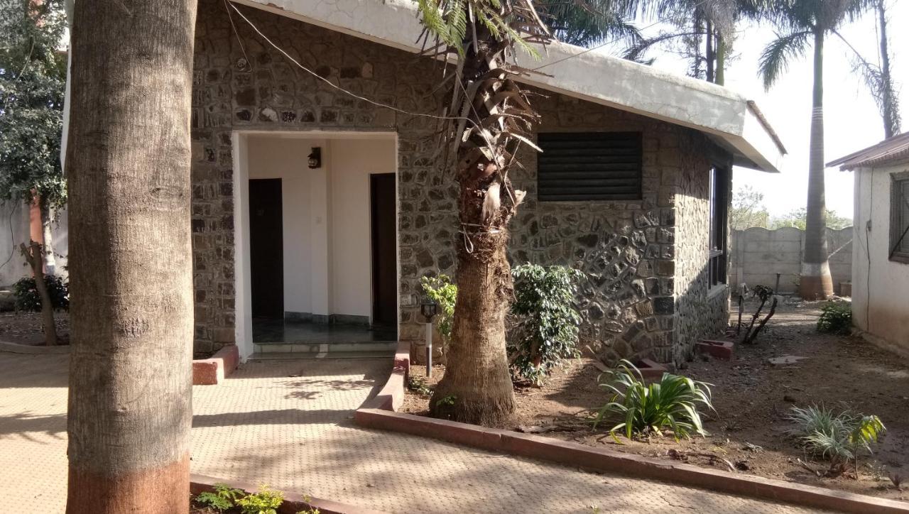 Caves County Resort Malegaon Bagian luar foto