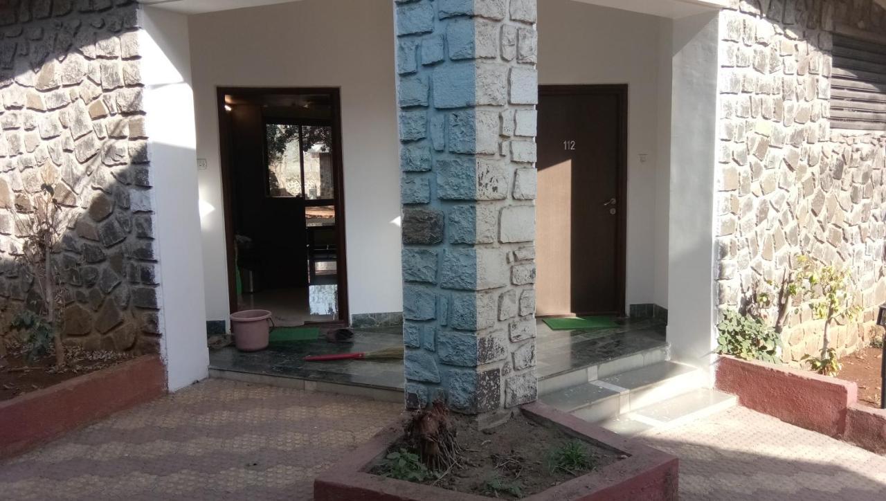 Caves County Resort Malegaon Bagian luar foto
