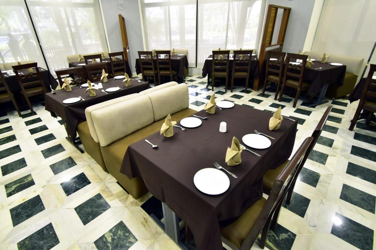 Caves County Resort Malegaon Bagian luar foto