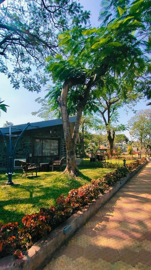 Caves County Resort Malegaon Bagian luar foto